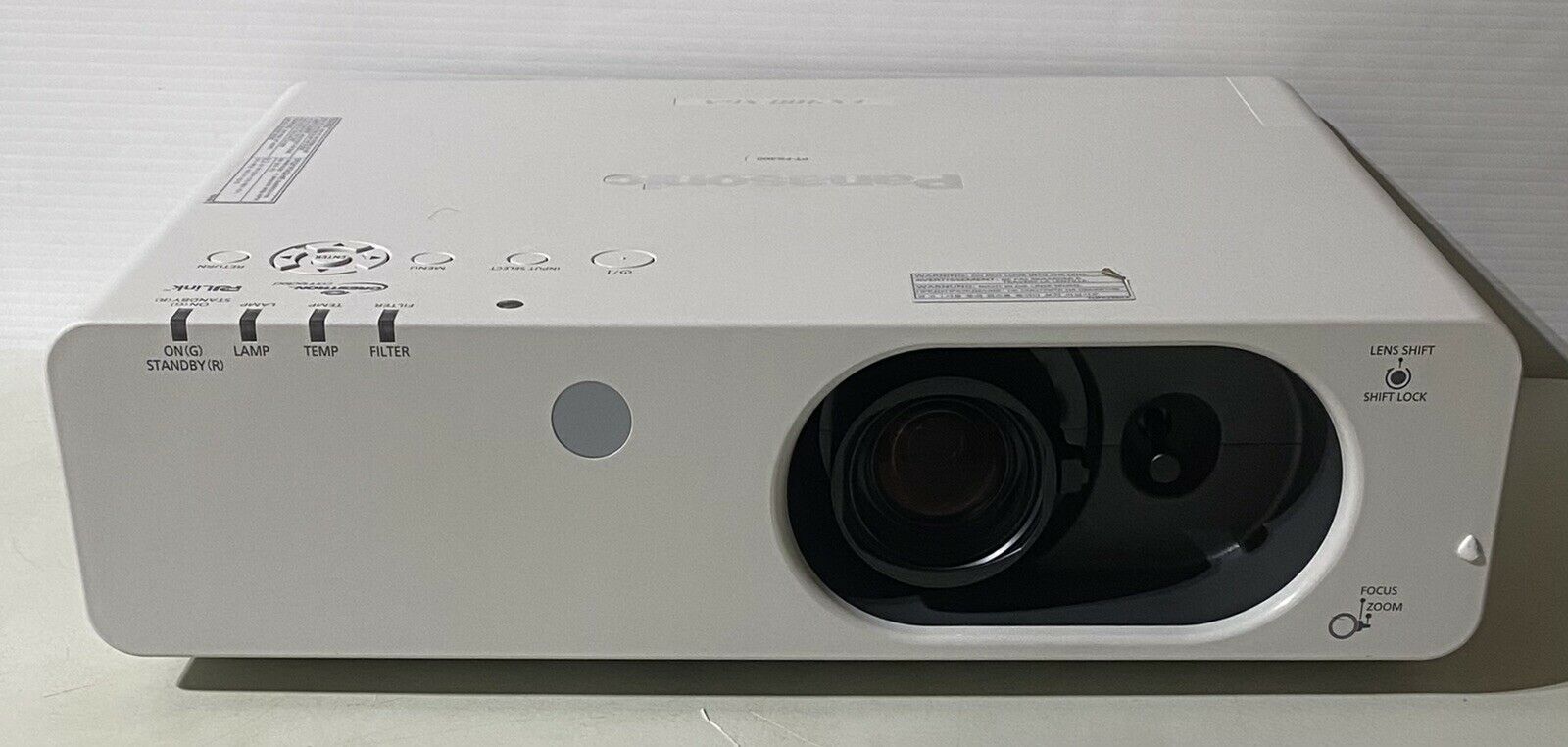 Panasonic Pt-fx400u Projector W/ Low 512/515 Hours Of Use On The Projector/lamp
