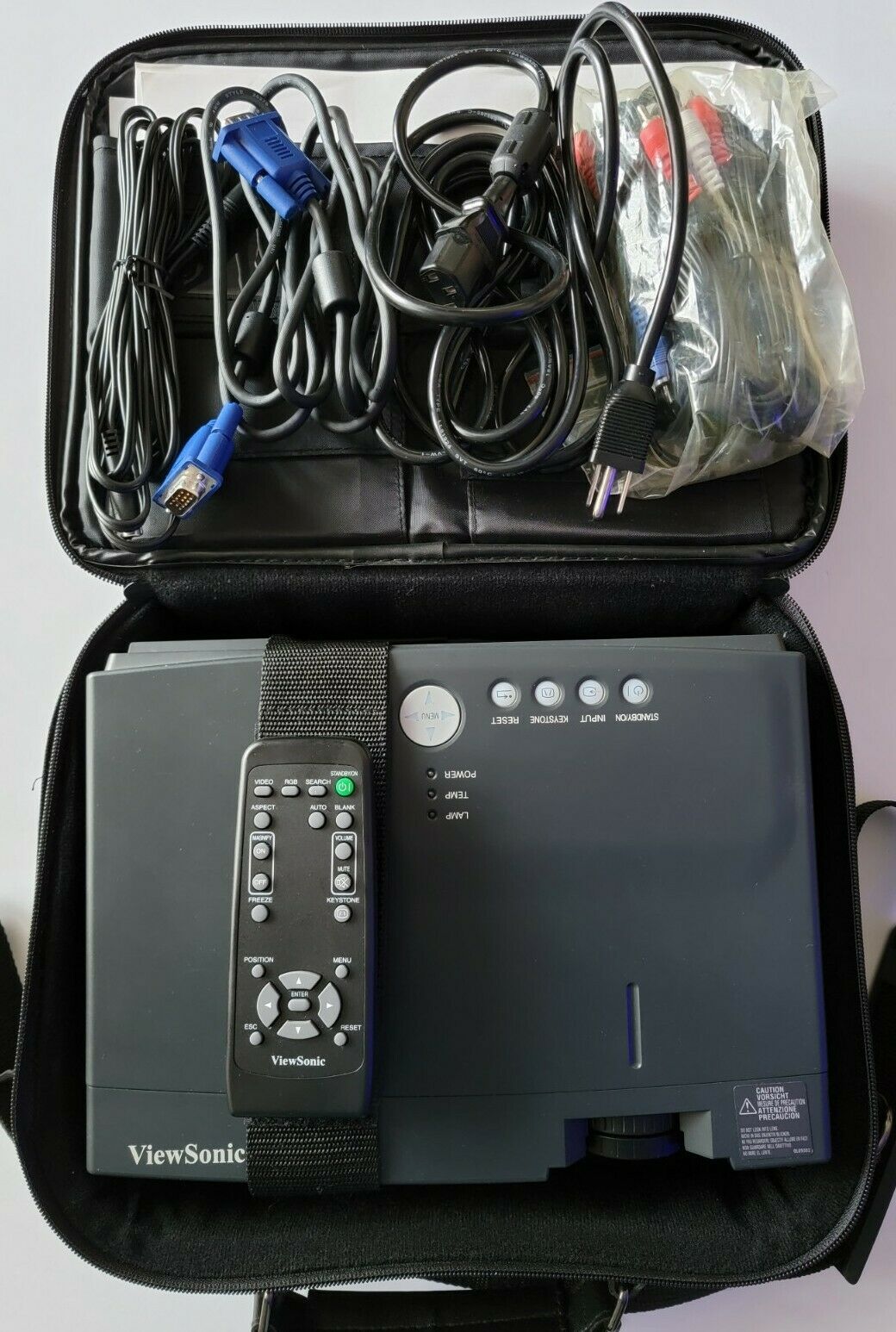 Viewsonic Pj501 Video Projector W/ Remote, Cables, Case & Instructions.